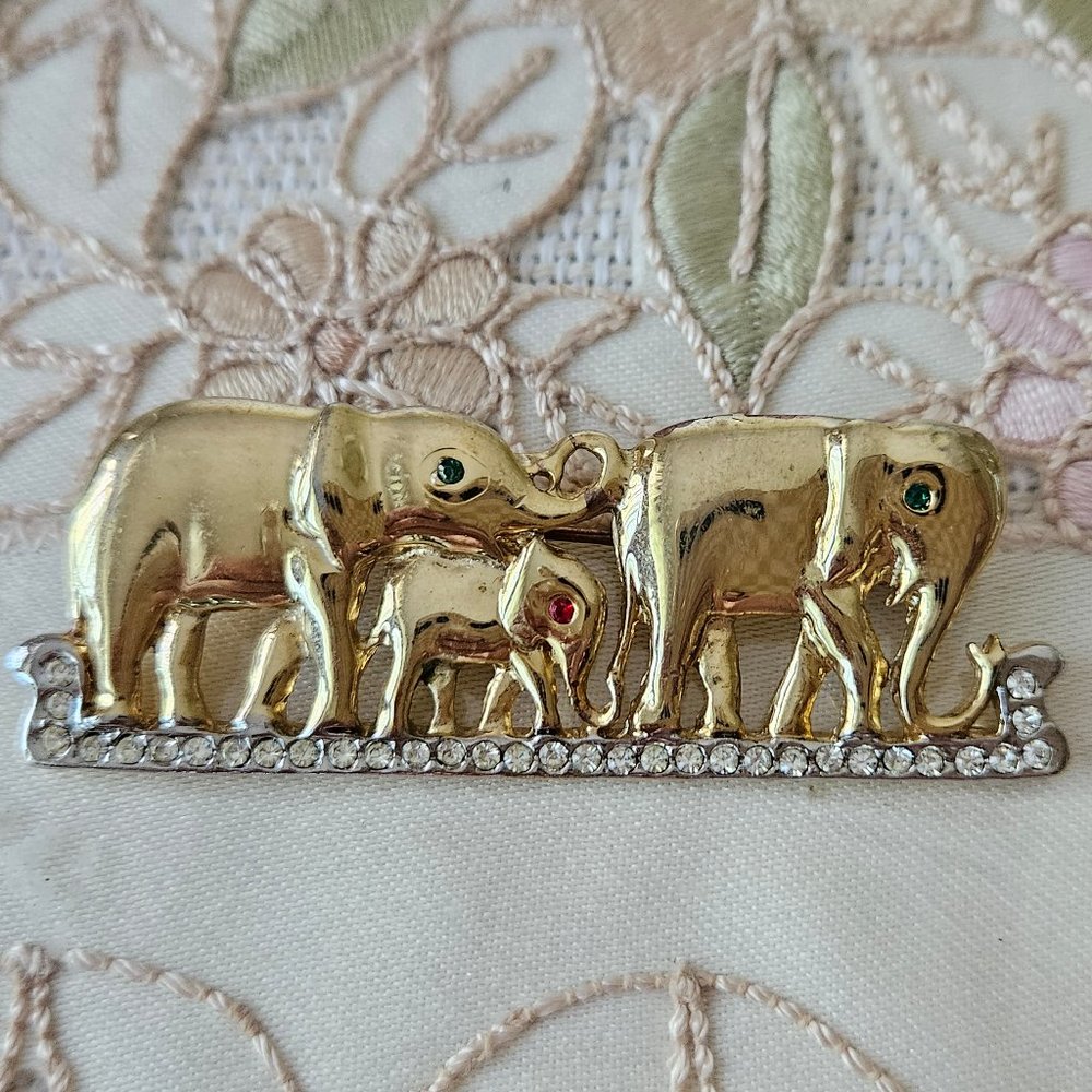 Vintage Gold Tone Elephant Pin